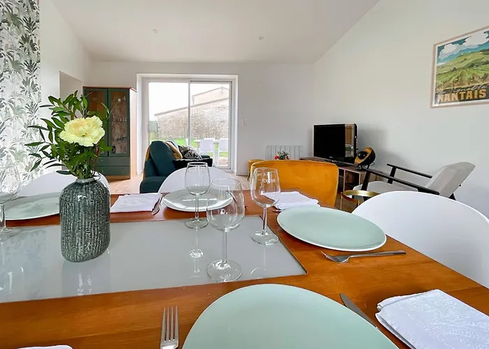 Feriehus Echappee De La Loire - Jardin - Parking - 3 Chamb. *