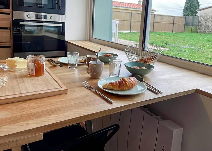 Feriehus Echappee De La Loire - Jardin - Parking - 3 Chamb.